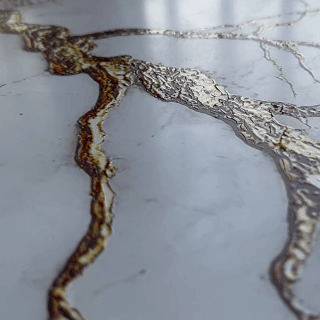 Golden Tree – Round Aluminum + Varnish