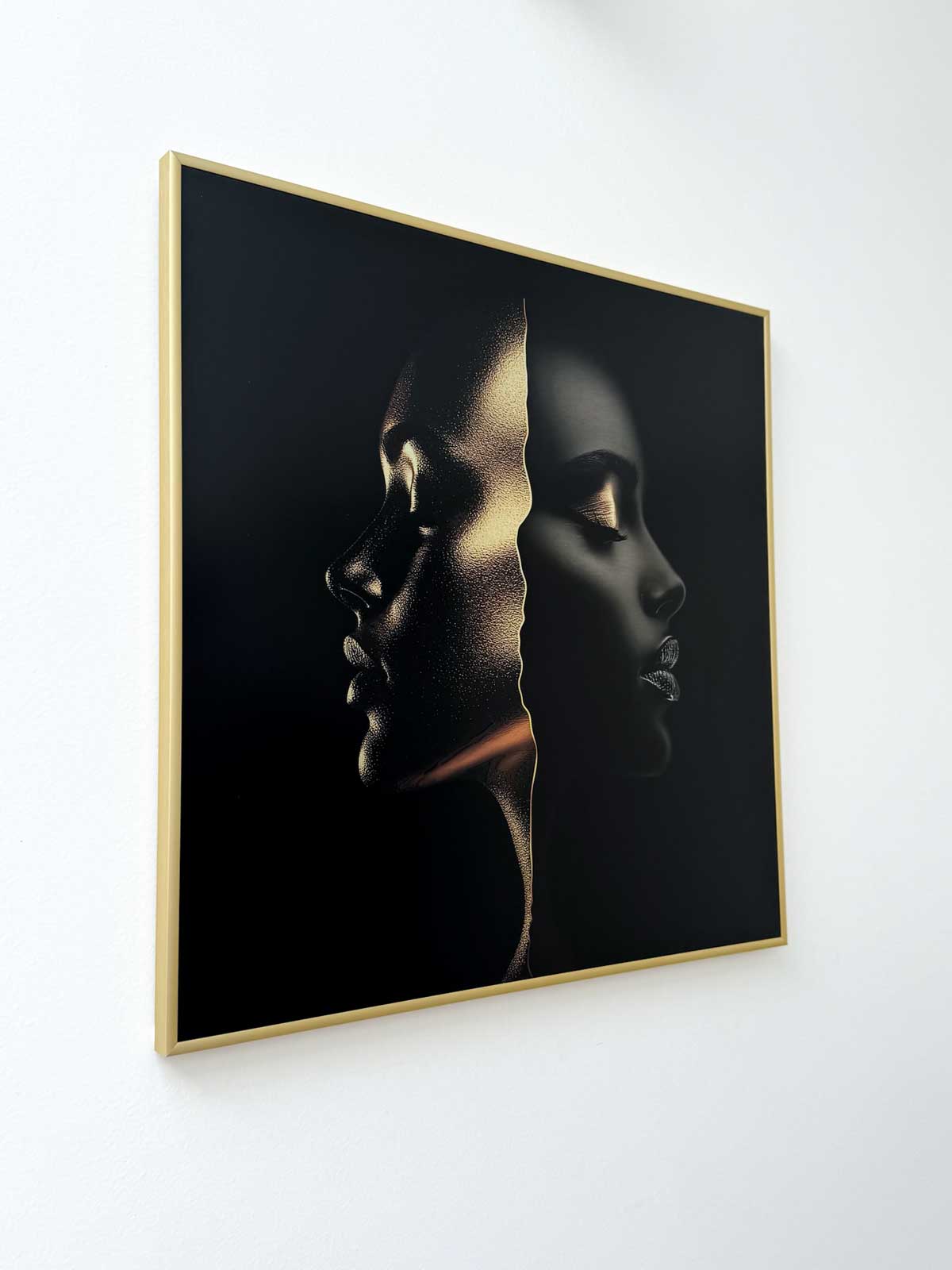 Two Sides - Aluminium + Varnish