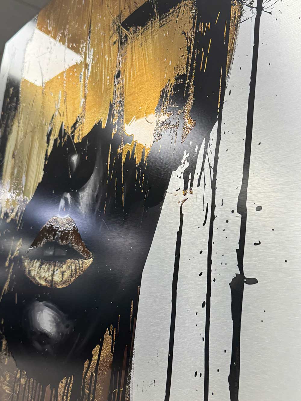 Golden Mask - Aluminium + Varnish