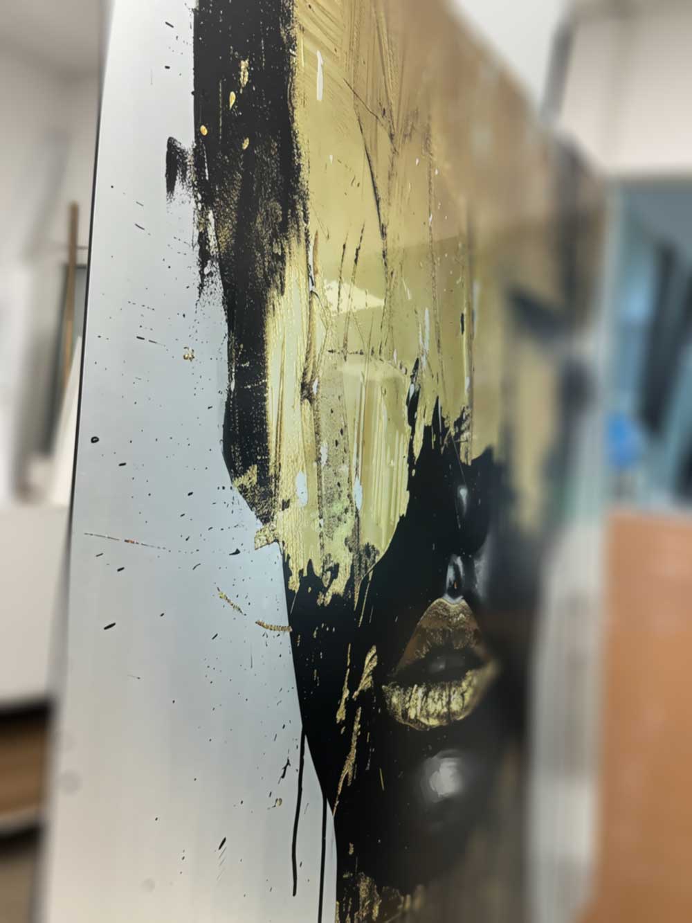 Golden Mask - Aluminium + Varnish
