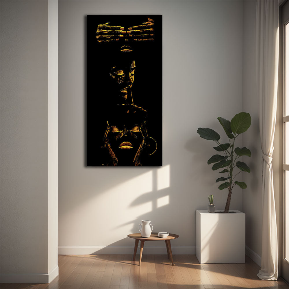 Trys Veidai – Drobė Su Laku