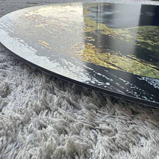 Golden Thought - Round Aluminium + Varnish