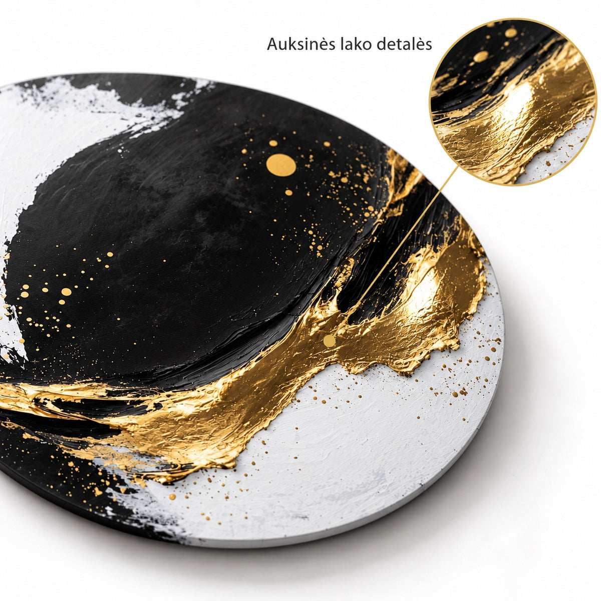Close-up of gold-toned gloss varnish details on the round aluminium print, with LT callout text 'Auksinès lako detalès'
