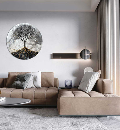 Apvalus paveikslas ant balto aliuminio kabantis virš sofos svetainėje ; Round aluminum wall art above sofa in modern living room