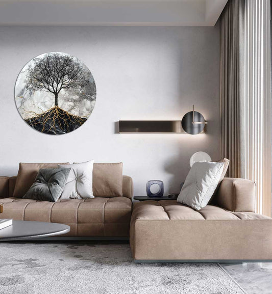 Apvalus paveikslas ant balto aliuminio kabantis virš sofos svetainėje ; Round aluminum wall art above sofa in modern living room