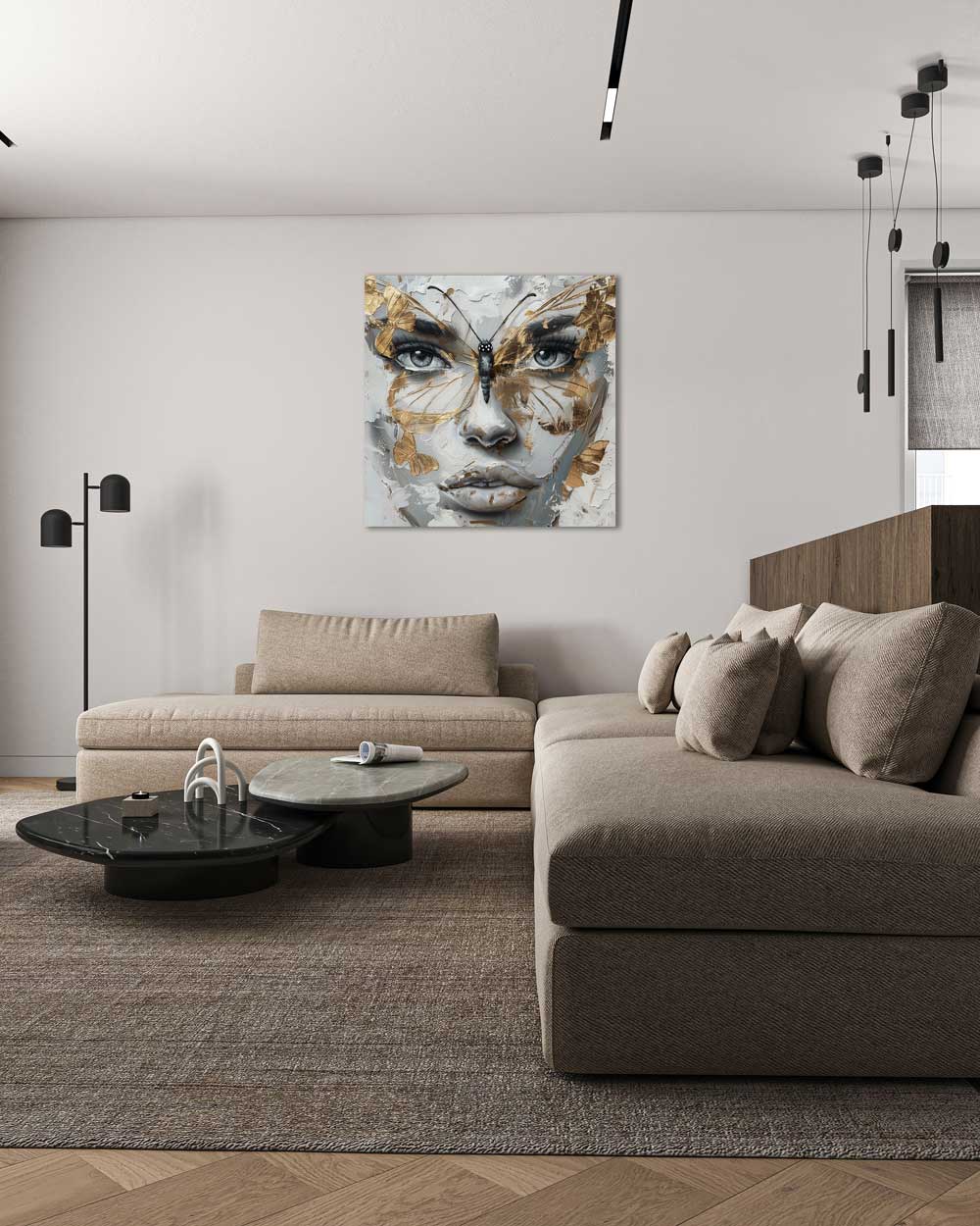 Close-up of lacquered gold details on “Transformation” canvas art ; Stambus planas – paveikslo „Transformacija“ auksinės detalės su blizgiu laku