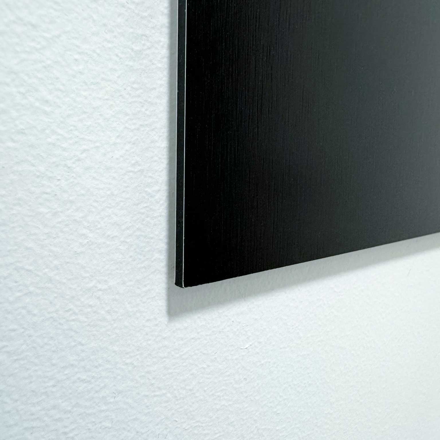 detail aliumin metal print black