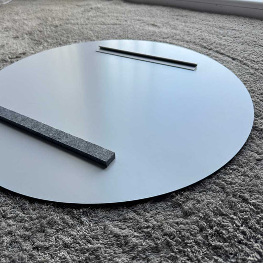 Golden Thought - Round Aluminium + Varnish